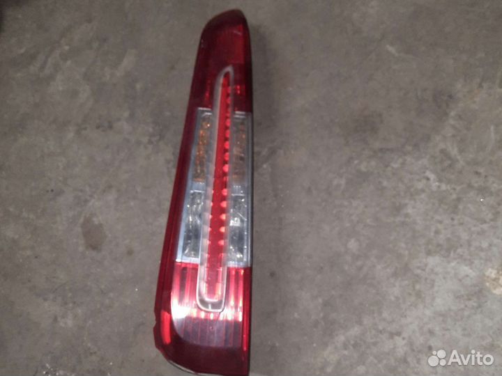 Задний левый фонарь ford c-max