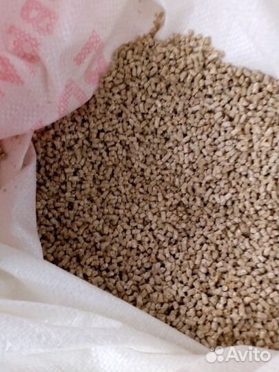 Гранулированный корм для птицы взрослой и молодой