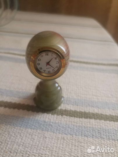 Часы из камня