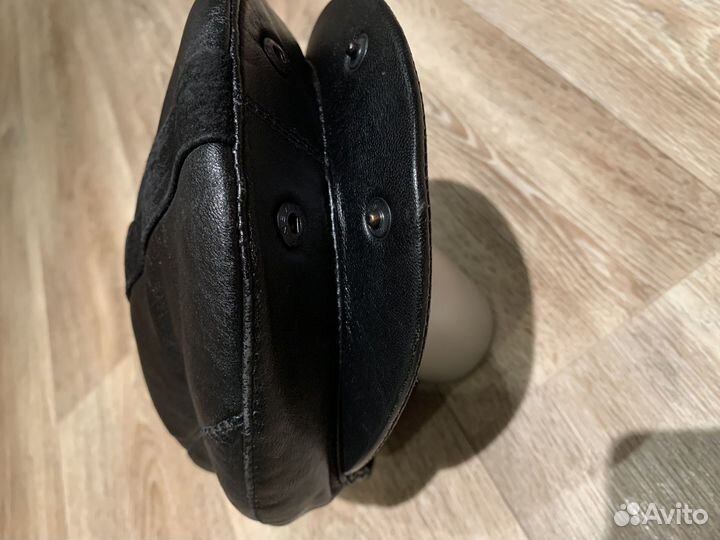 Мужская кожаная кепка