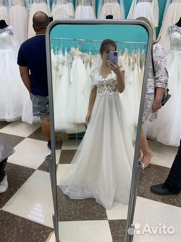 Свадебное платье со шлейфом