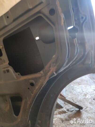 Продам заднюю дверь