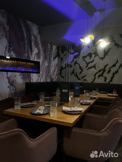 Официант/хостес