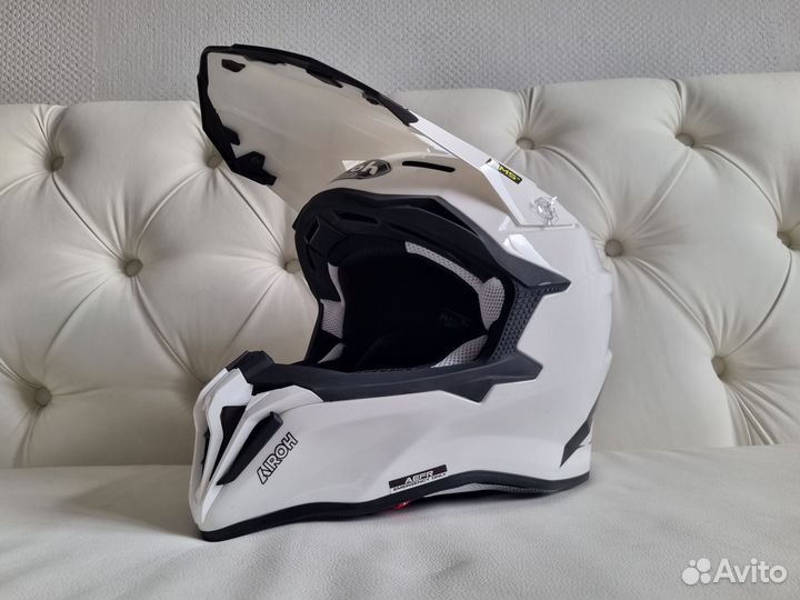 Кроссовый Шлем Airoh Strycker color 2023 белый