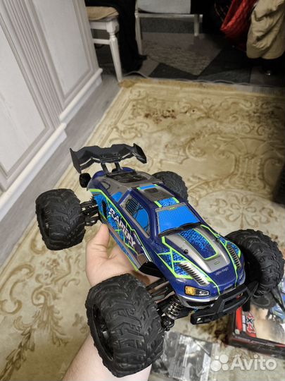 Машина на радиоуправлении 2,4 Гц