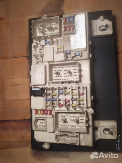 Блок предохранителей салонный Ford Focus 2