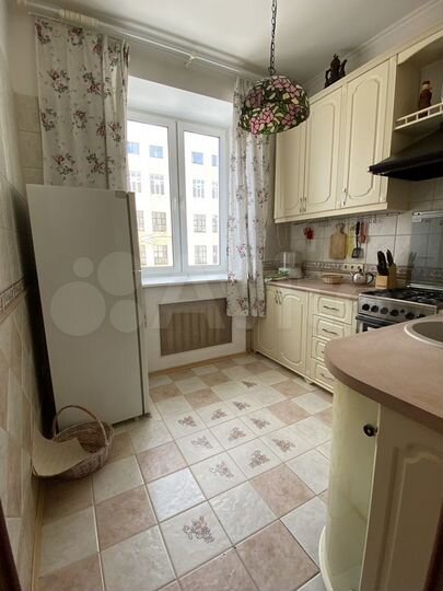 2-к. квартира, 53 м², 3/6 эт.