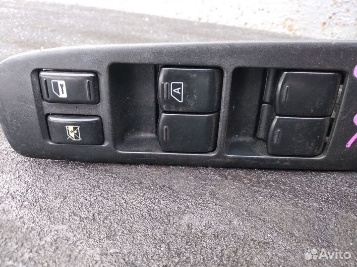 Блок стеклоподъёмников Nissan Serena C25