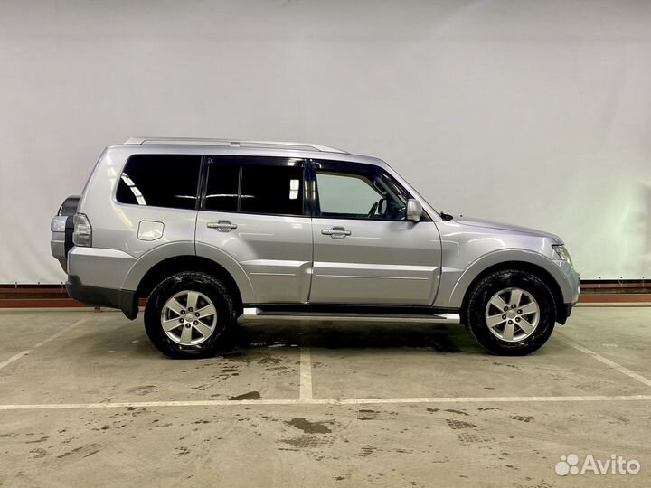 Mitsubishi Pajero 3.2 AT, 2007, 255 507 км