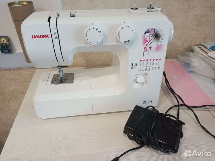 Швейная машинка janome 2020