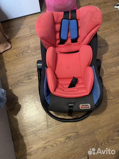 Автомобильное кресло