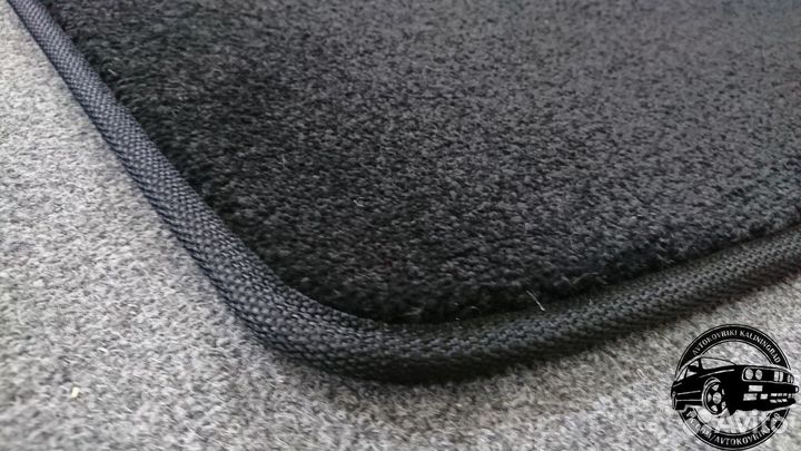 Обшивка пола багажника черная для Toyota Supra A80