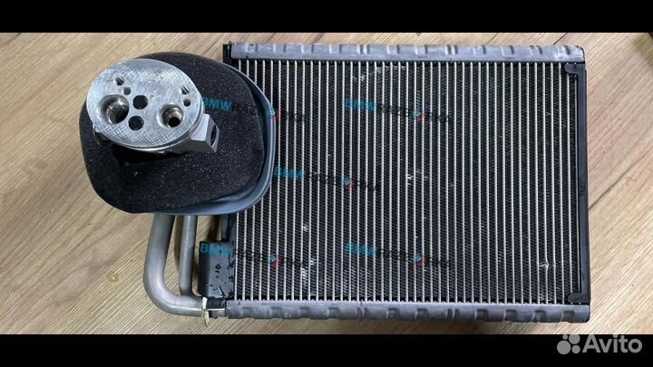 Радиатор отопителя (печки) BMW 7 F01/F02 рест