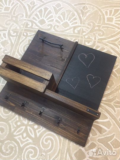 Полка настенная ключница