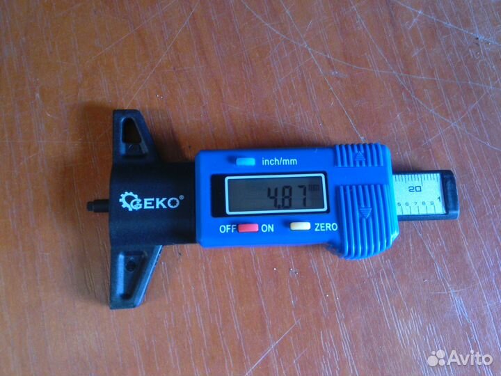 Цифровой измеритель протектора шины