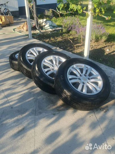 Roadstone N'Fera RU5 255/60 R18