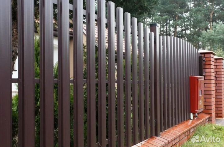 Забор из евроштакетника профессионально быстро