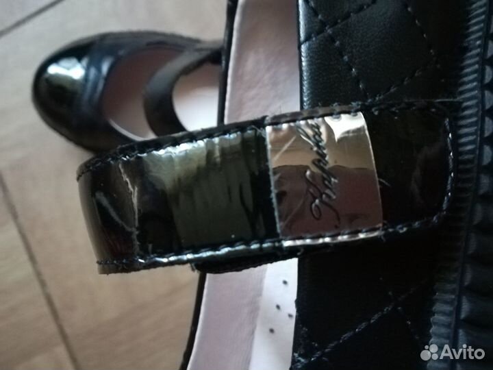 Продам туфли для девочки
