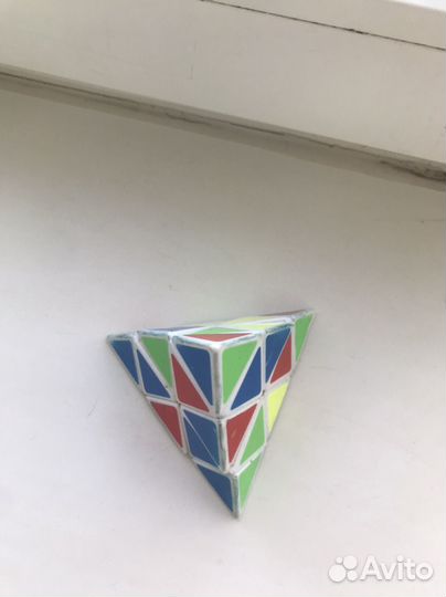 Кубик рубика треугольный