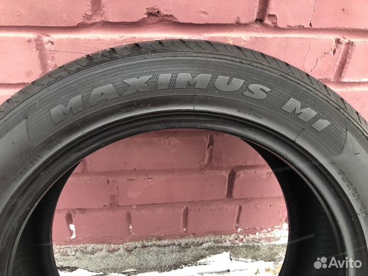 Maxtrek Maximus M1 215/55 R17 98V