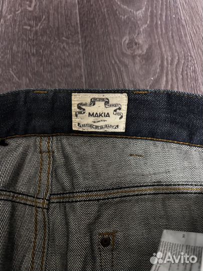 Джинсы makia