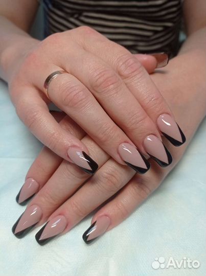 Маникюр, педикюр, наращивание ногтей