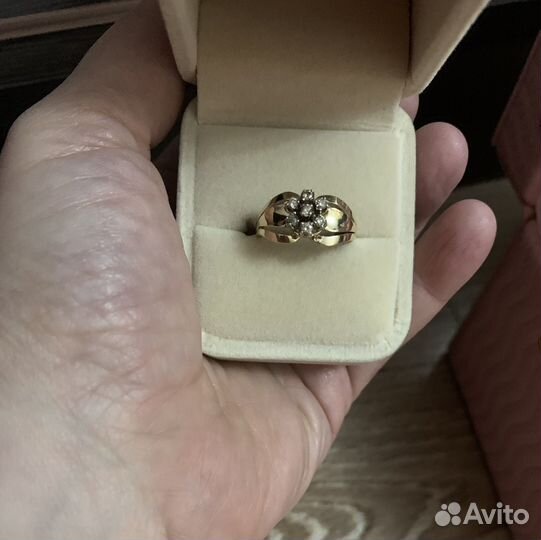 Кольцо с бриллиантоми