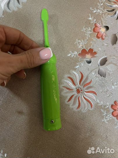 Детская электрическая зубная щетка