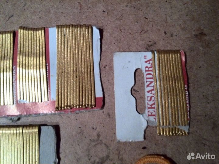 Заколки золотые невидимки цена за всё