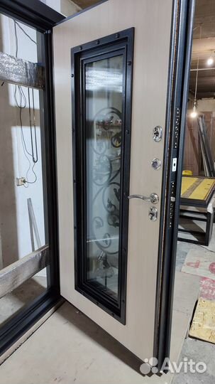 Дверь входная в дом со стеклопакетом терморазрыв