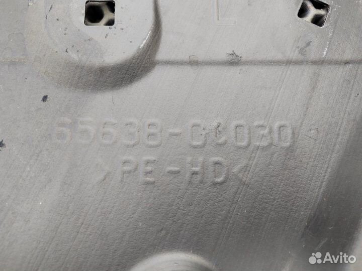 Подкрылок лев. зад. Toyota Tundra