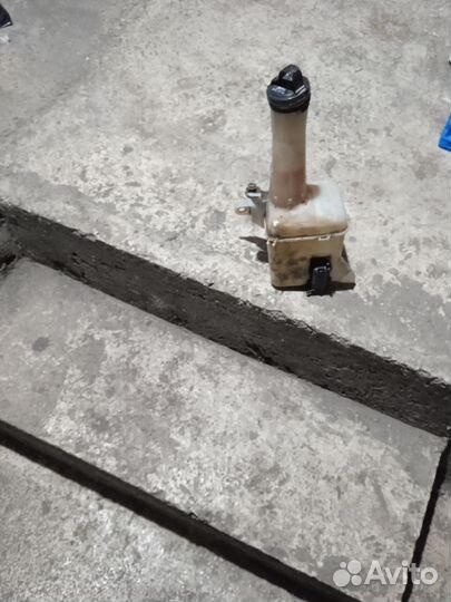 Бачок омывателя с моторчиком