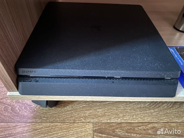 Sony PS4 slim