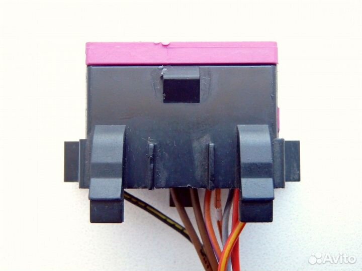 Разъем электрический VAG 3A0972695