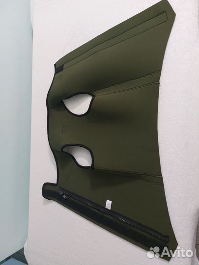 Неопреновая жилетка для охотничьей собаки