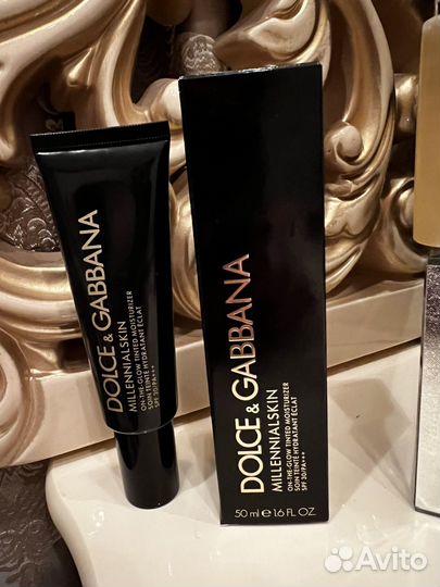 Увлажняющее средство с тоном dolce&gabbana