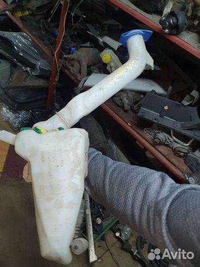 Бочек омывателя охлаждения на фабия 2010г