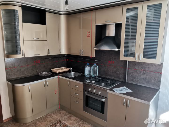 Кухонный гарнитур б/у с техникой