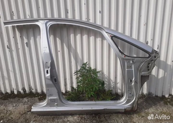 Боковина правая Mitsubishi Colt Z30