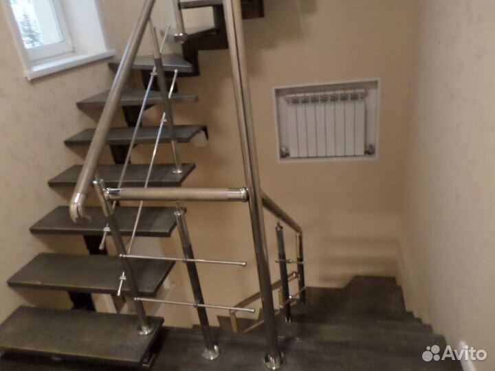 Лестница в дом. Ограждения для лестничных маршей