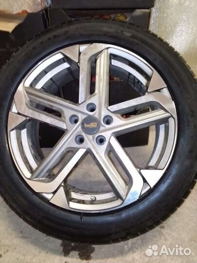 Bridgestone V-Steel Mix M716 235/55 R19