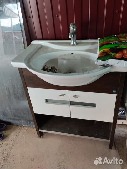 Тумба с раковиной для ванной напольная