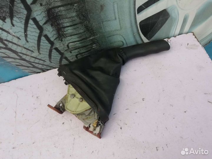 Ручник кожух Форд фокус l