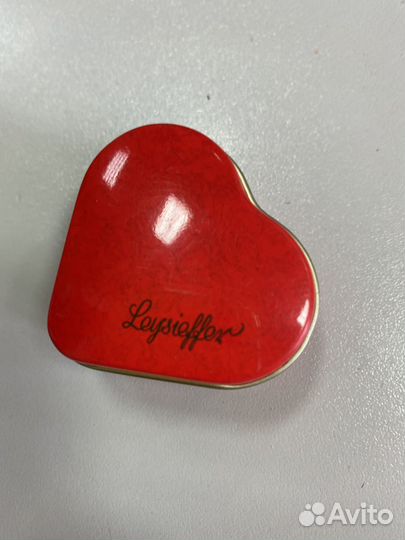 Коробочка металлическая в виде сердечка