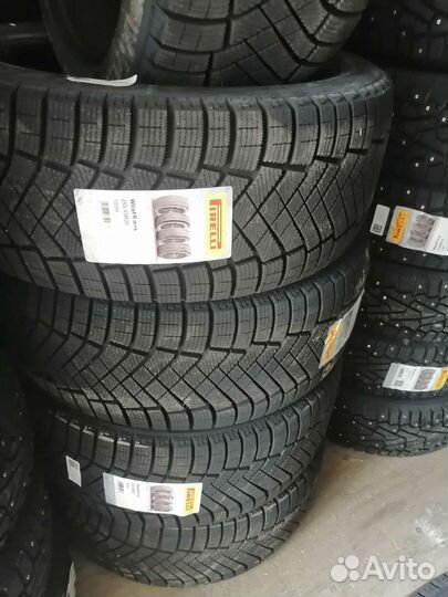 Pirelli Ice Zero FR 255/45 R20 105H