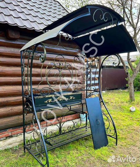 Мангал с крышей