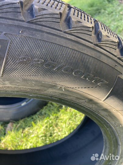 Roadstone Winguard Ice SUV 225/60 R17