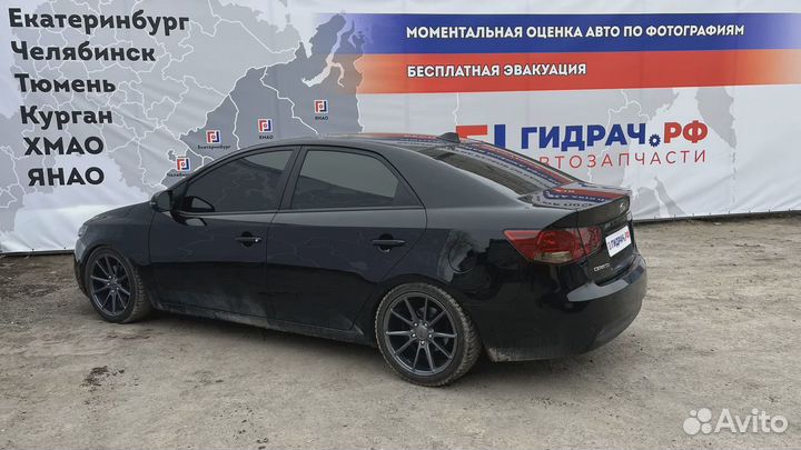 Механизм регулировки ремня безопасности Kia Cerato