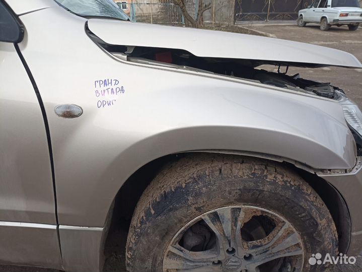 Сузуки Гранд Витара крыло переднее правое дефект у