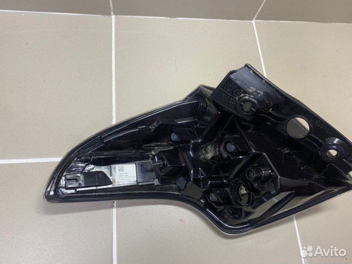 Фонарь задний правый Toyota Rav4 XA40 2015